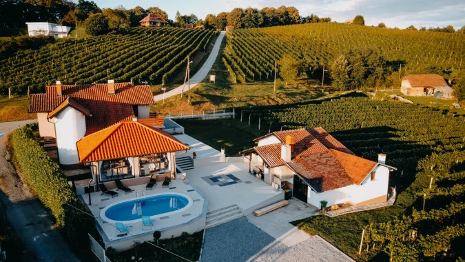 Vinarija i kuća za odmor Belajec****