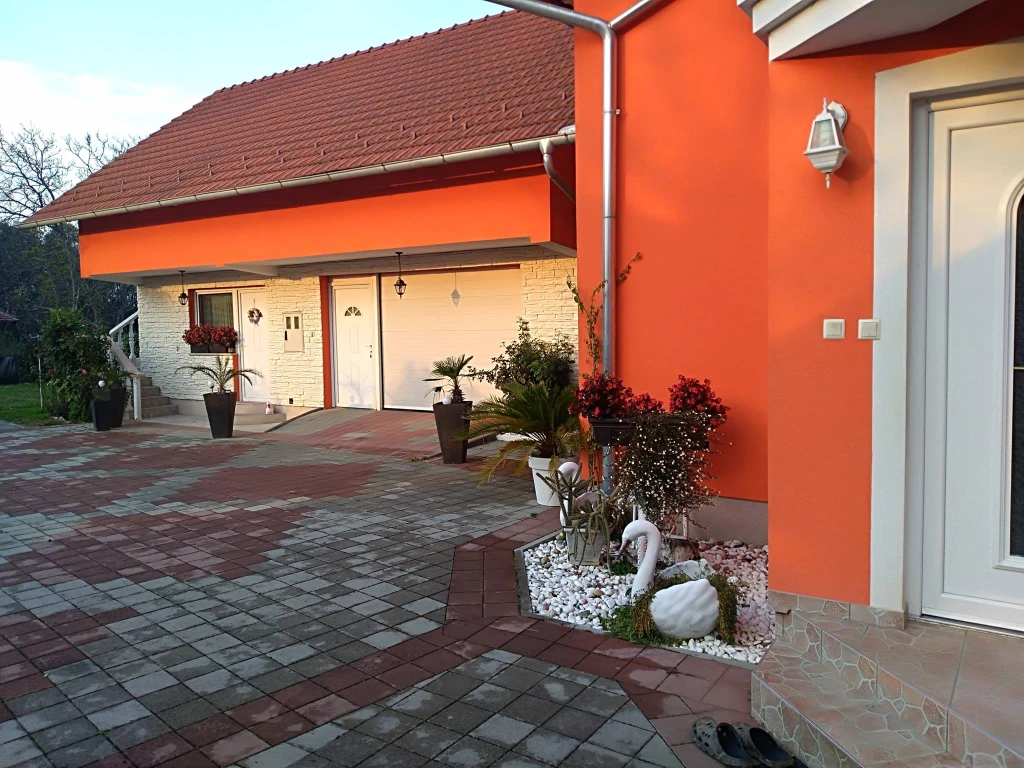 Studio apartman i apartman Jozić***